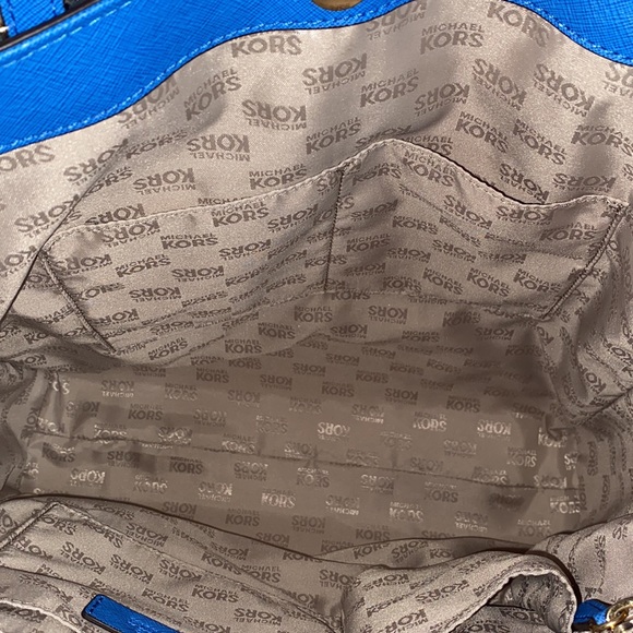 *SOLD*MICHAEL Michael Kors Jet Set Travel LG NS Saffiano Leather Tote In Blue - Picture 15 of 15